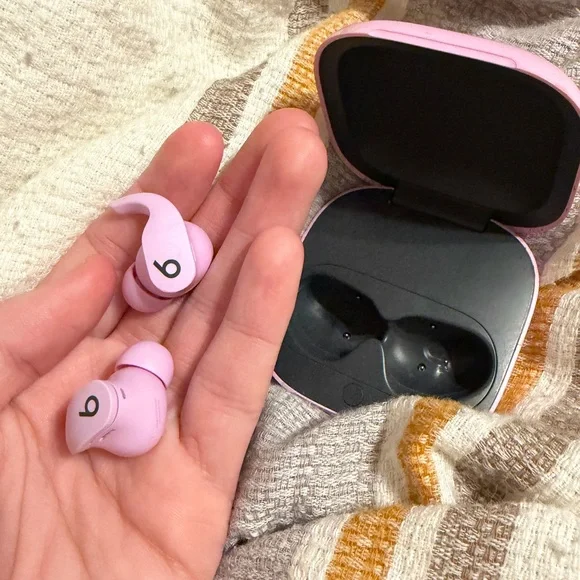 Beats Fit Pro - Picture 2 of 3